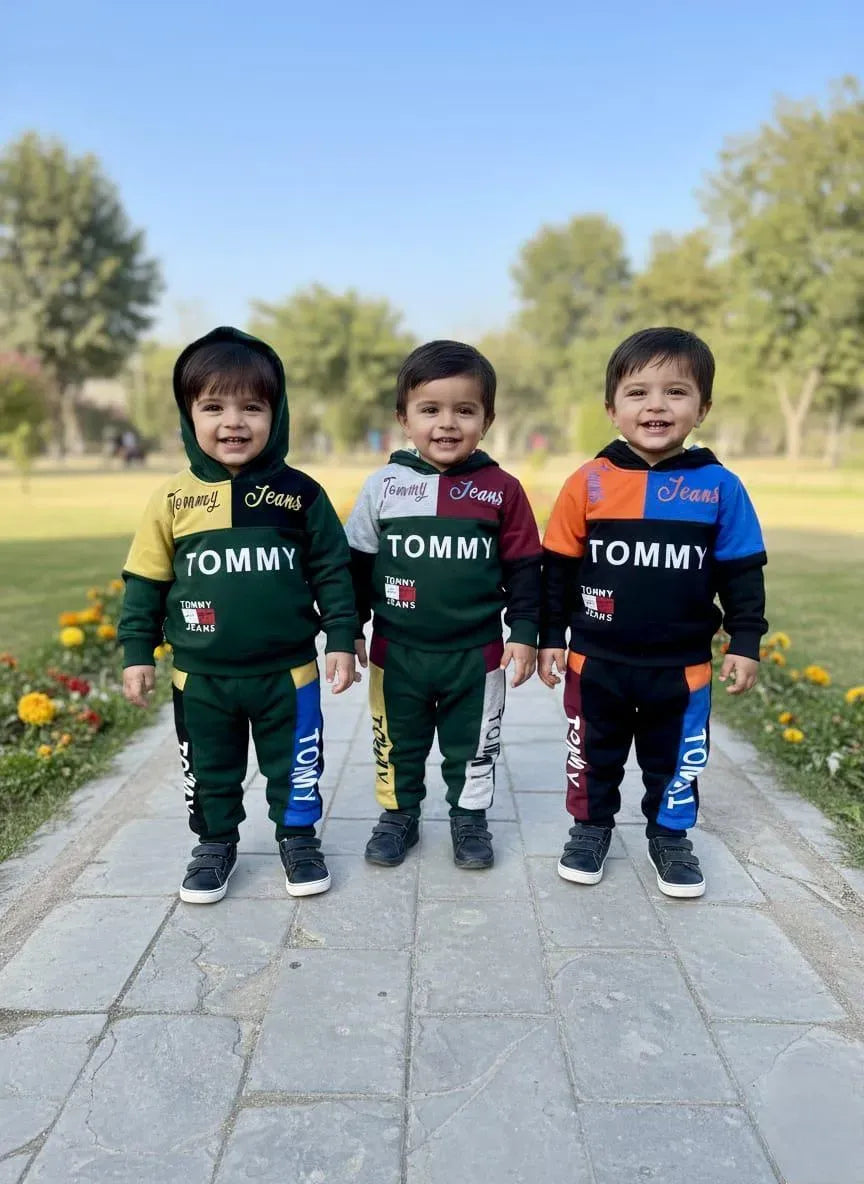 Boys Fleece Printed Tracksuit – Multicolor 2-Piece Winter Set